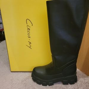Sam Eldeman knee high boots, size 8, black